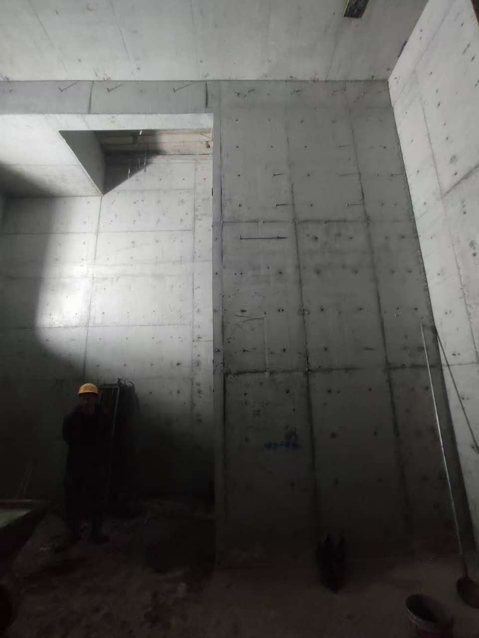 桂林墙上开槽钢筋断了有影响吗